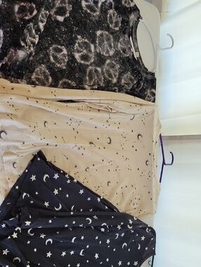 Three Celestial Theme Tops